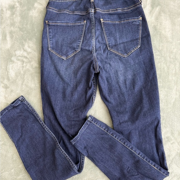 Hollister Curvy High-Rise Blue Jeans - Picture 2 of 3